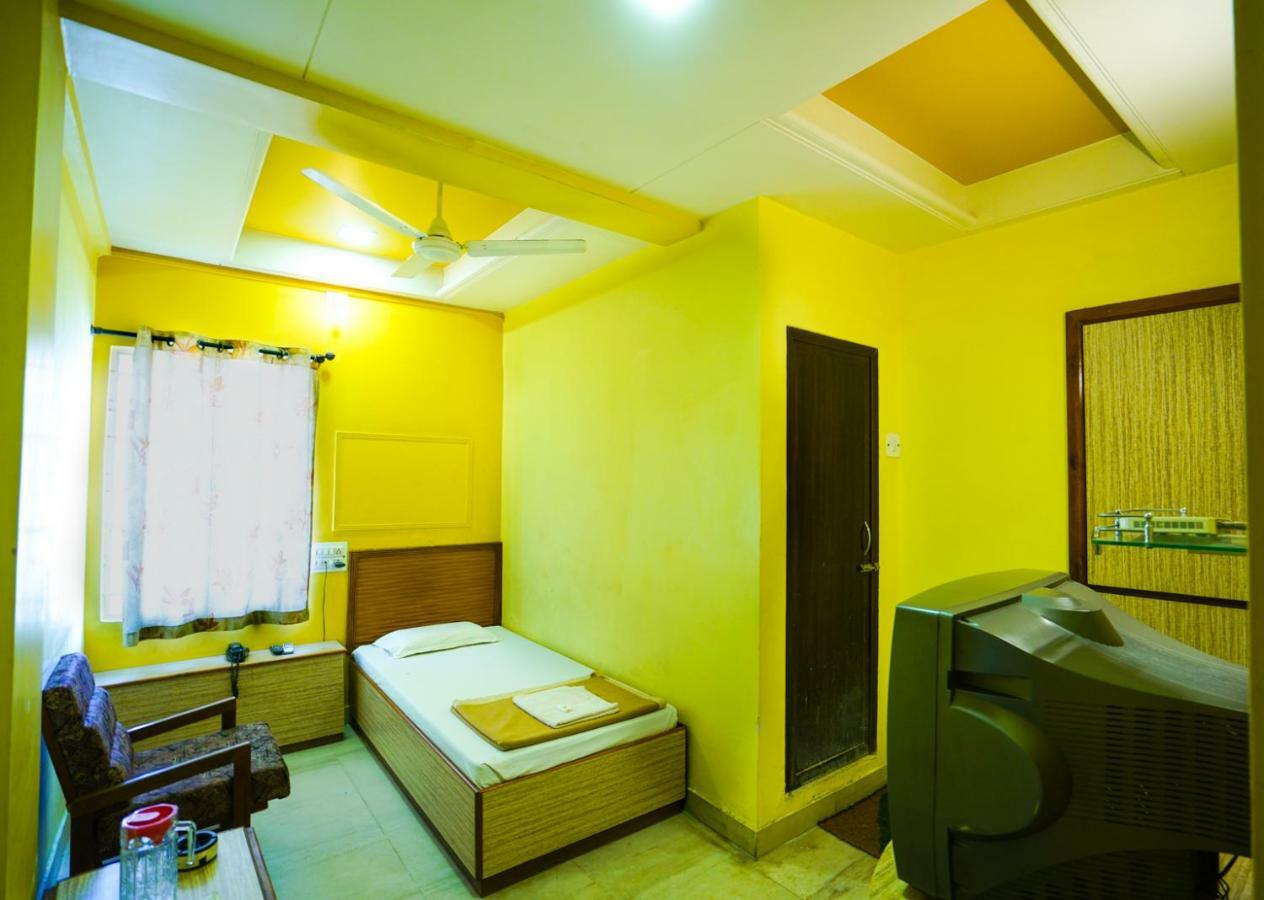 Hotel Ashiana Jamnagar Exterior photo