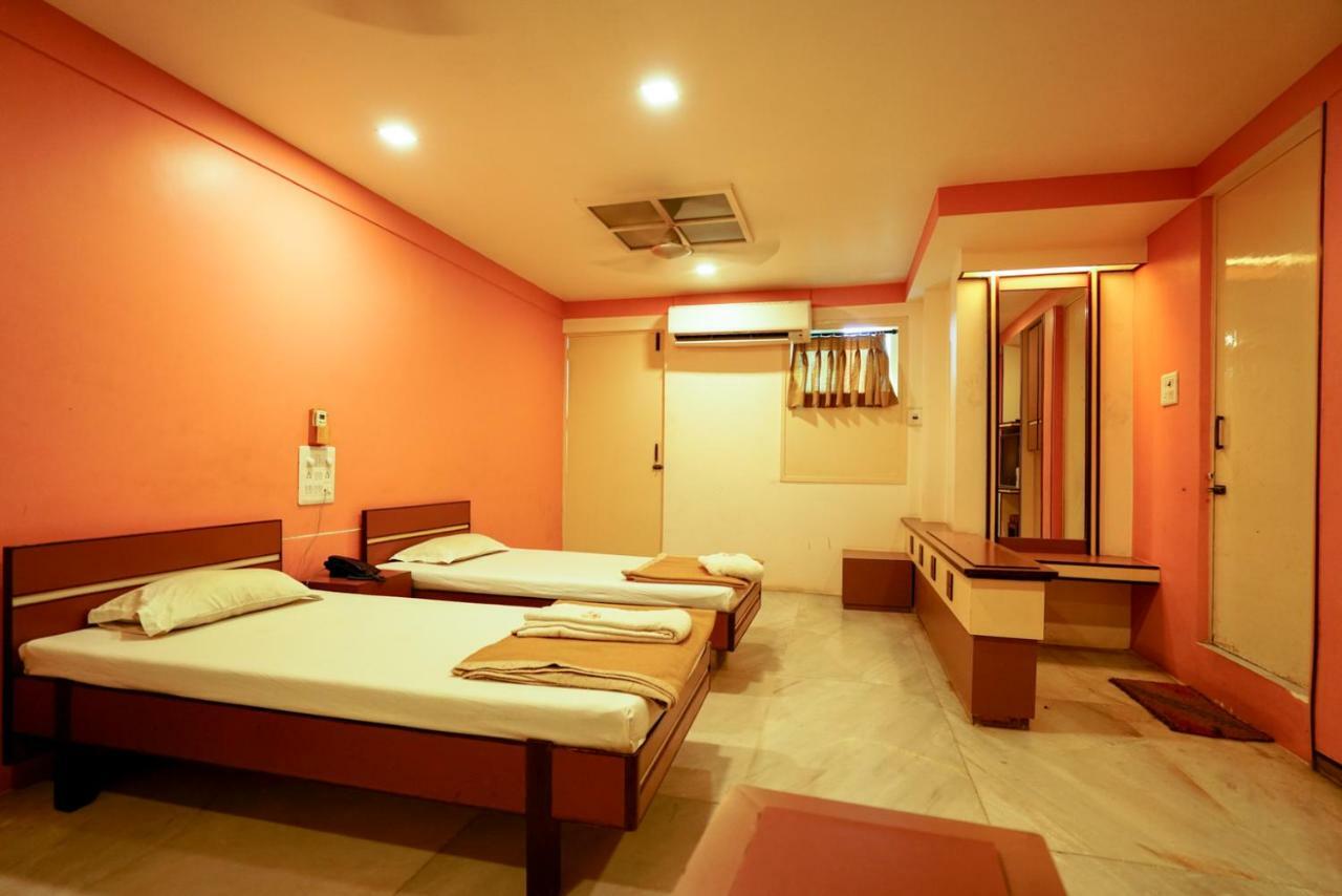 Hotel Ashiana Jamnagar Exterior photo