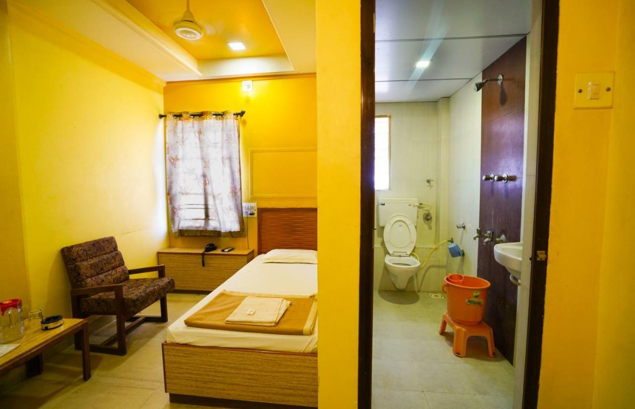 Hotel Ashiana Jamnagar Exterior photo