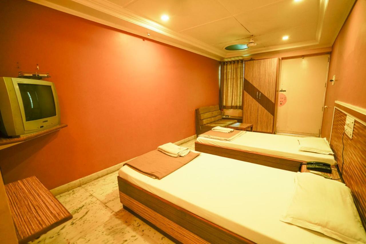 Hotel Ashiana Jamnagar Exterior photo